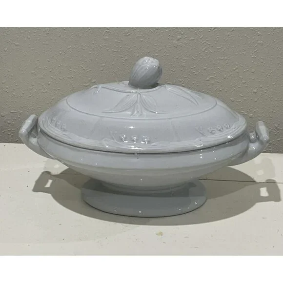 Antique 1865-1882 Meakin & Co England White Ironstone Vegetable Tureen Serving